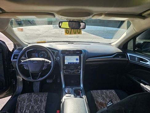 Used 2020 Ford Fusion SE FWD image 22