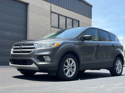 Used 2017 Ford Escape SE AWD/4WD image 43