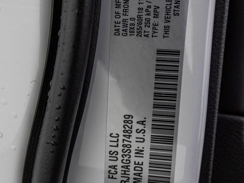 New 2025 Jeep Grand Cherokee Laredo image 41