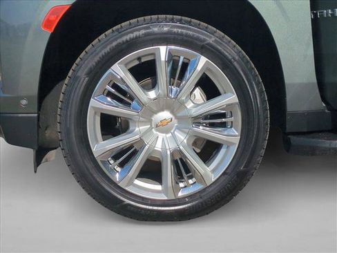 Used 2023 Chevrolet Tahoe High Country w/ Advanced Technology Package AWD/4WD image 27