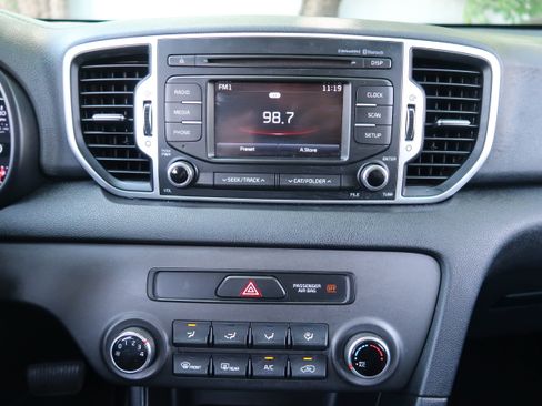 Used 2017 Kia Sportage LX AWD/4WD image 16