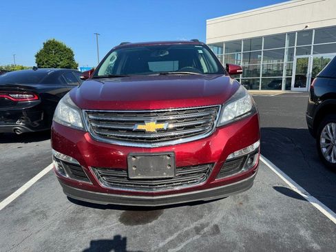 Used 2017 Chevrolet Traverse LT w/ Style and Technology Package AWD/4WD image 2