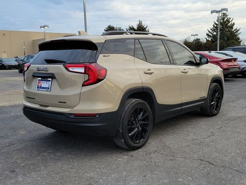Used 2023 GMC Terrain SLT w/ Elevation Edition image 4