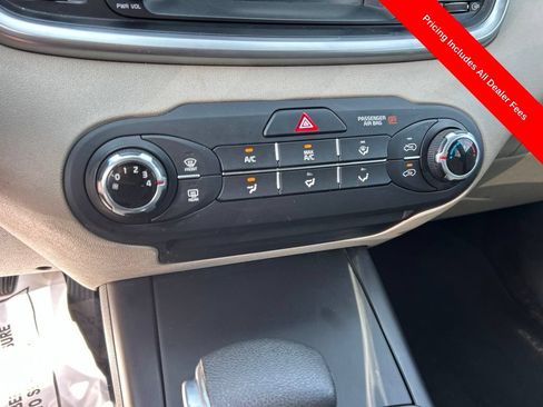 Used 2019 Kia Sorento FWD image 12