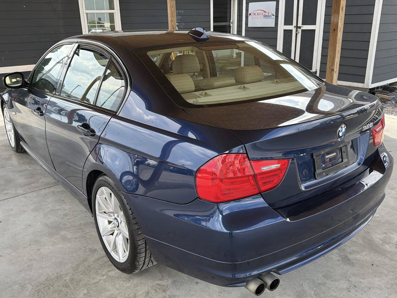 Used 2011 BMW 328i Sedan RWD image 5