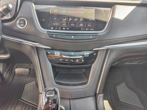 Used 2021 Cadillac XT5 Premium Luxury image 24