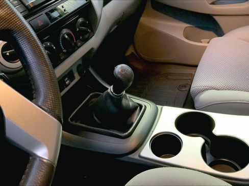 Used 2014 Toyota Tacoma 4x4 Double Cab w/ TRD Sport Package image 16