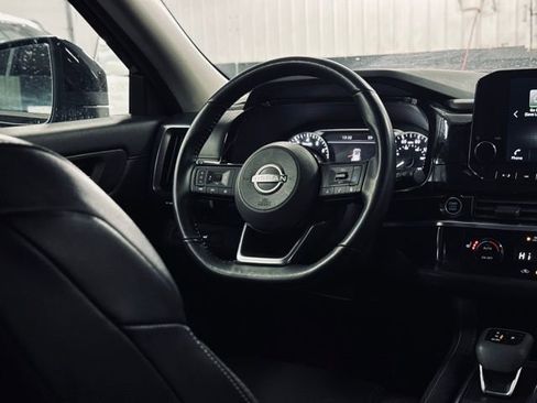 Used 2023 Nissan Pathfinder SL image 25