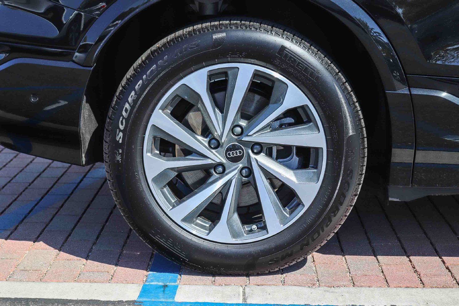 Used 2027 Audi Q6 e-tron Premium AWD/4WD image 8
