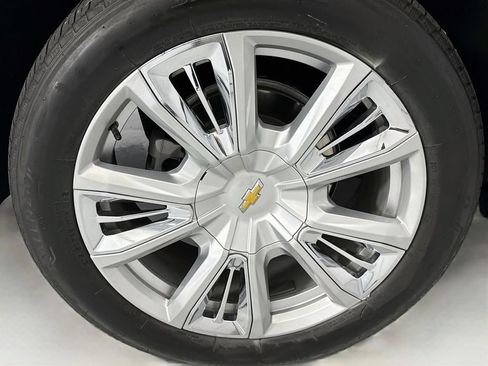 Used 2024 Chevrolet Tahoe High Country AWD/4WD image 32