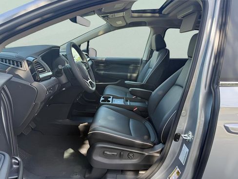 New 2026 Honda Odyssey Touring image 9