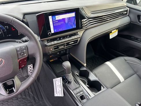 New 2026 Toyota Camry SE w/ Convenience Package FWD image 31