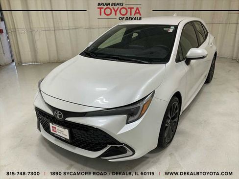Certified 2025 Toyota Corolla XSE FWD image 1
