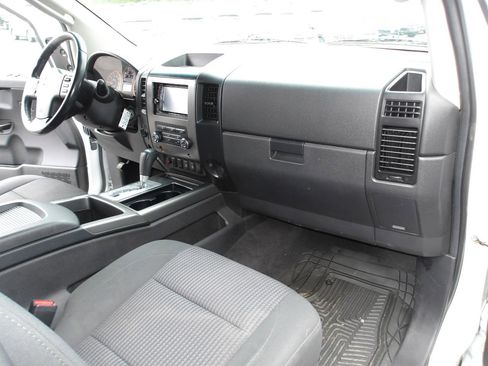 Used 2011 Nissan Titan S AWD/4WD image 13