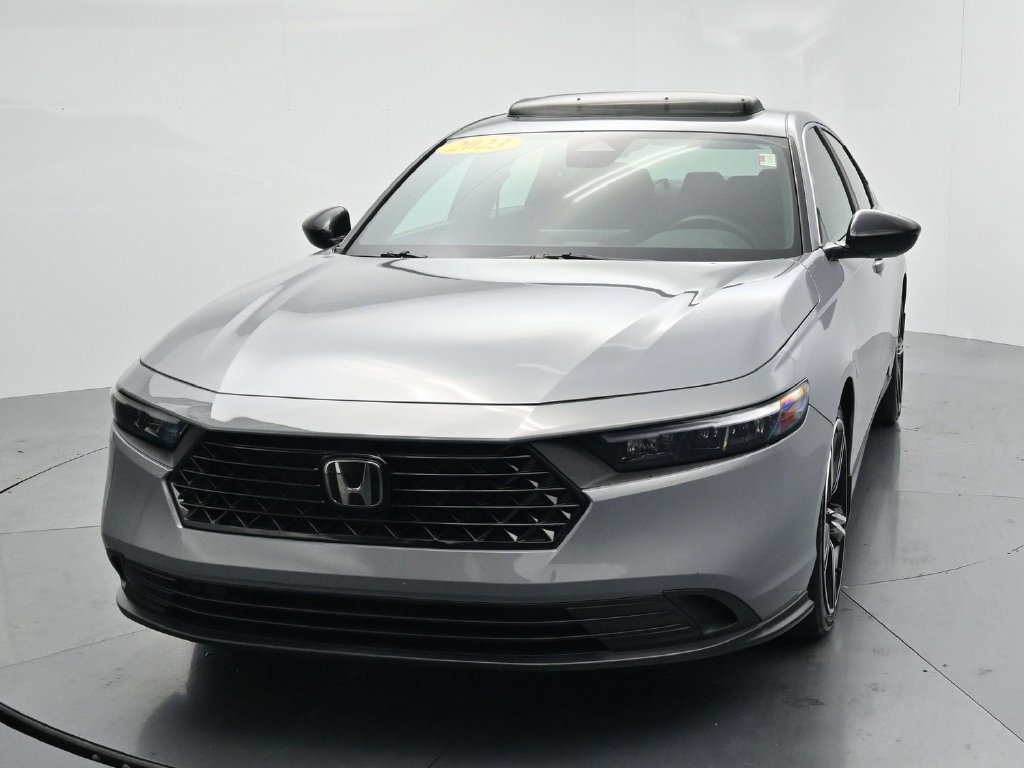 Used 2023 Honda Accord Sport image 3
