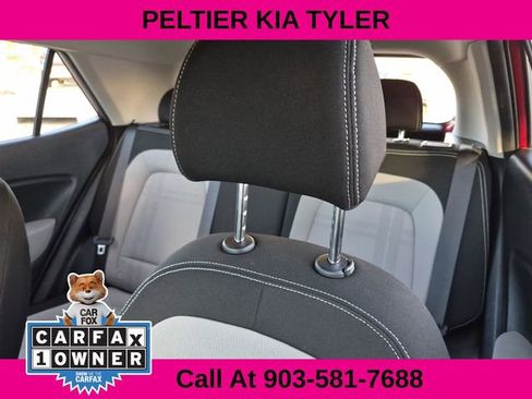 Used 2020 Hyundai Venue SEL image 19