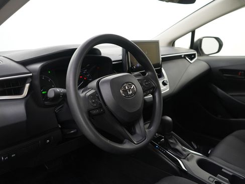 Used 2025 Toyota Corolla LE image 15