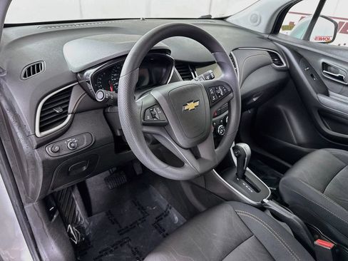 Used 2018 Chevrolet Trax LT FWD image 17