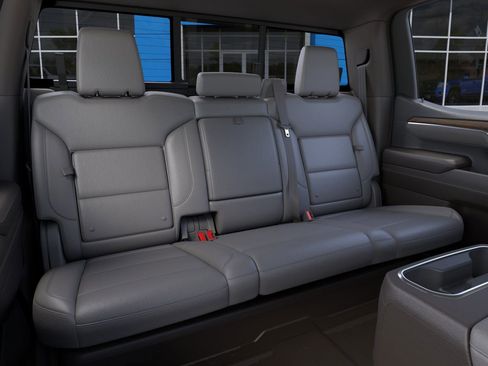 New 2026 GMC Sierra 1500 SLT image 18