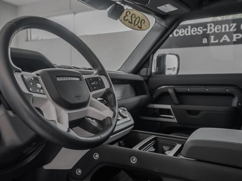 Used 2023 Land Rover Defender 110 SE AWD/4WD image 7