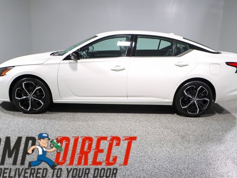 Used 2024 Nissan Altima 2.5 SR image 10