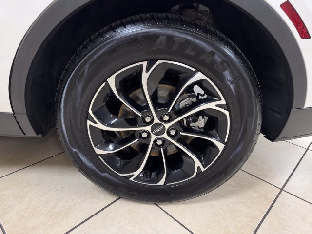 Used 2024 Lincoln Nautilus Premier w/ Equipment Group 102A AWD/4WD image 25