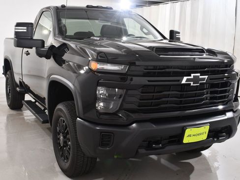Used 2025 Chevrolet Silverado 3500 W/T AWD/4WD image 4