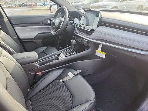 New 2026 Jeep Compass Latitude AWD/4WD image 10