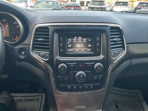 Used 2017 Jeep Grand Cherokee Laredo w/ Quick Order Package 23E image 17