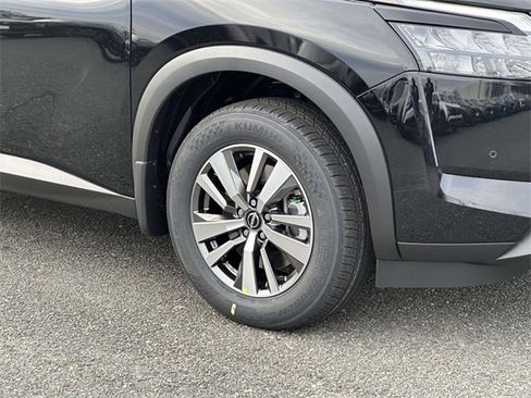New 2025 Nissan Pathfinder SL image 7