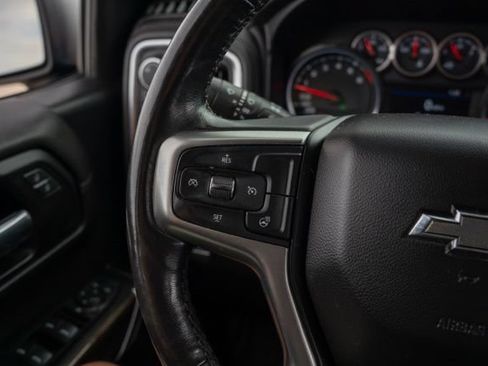 Used 2019 Chevrolet Silverado 1500 LT Trail Boss AWD/4WD image 18