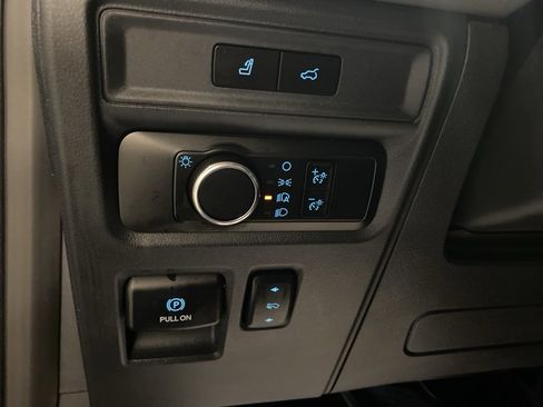 Used 2024 Ford Expedition Max XLT image 24