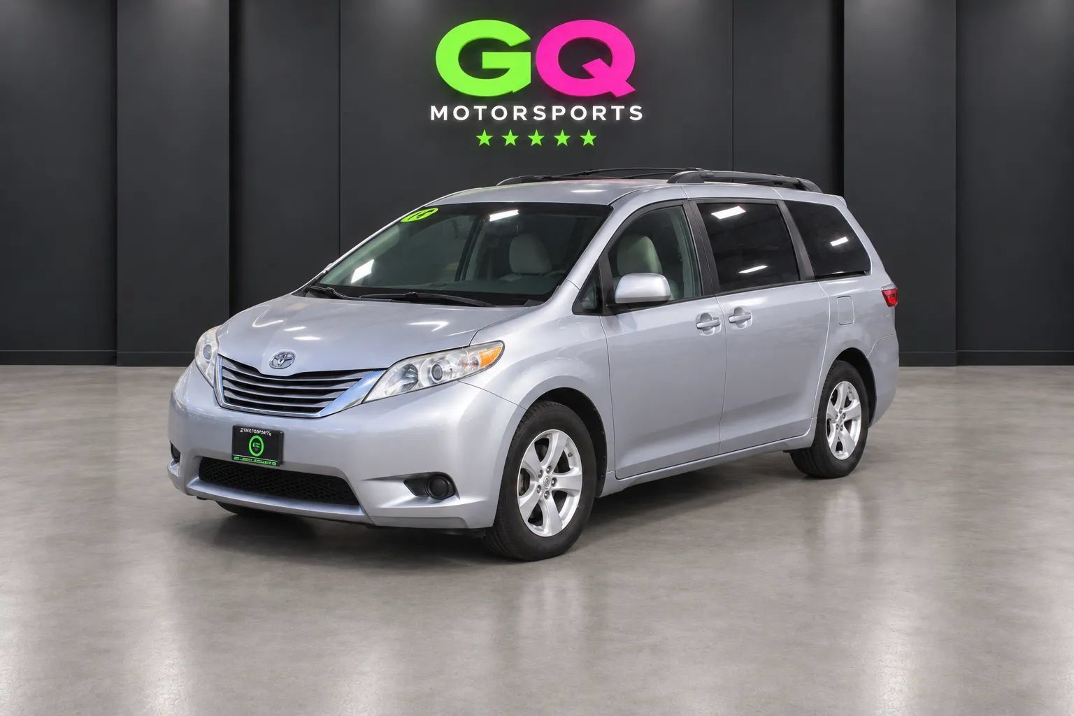 Used 2016 Toyota Sienna LE FWD image 3
