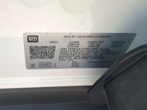 Used 2024 Chevrolet Trax RS w/ Sunroof Package FWD image 38