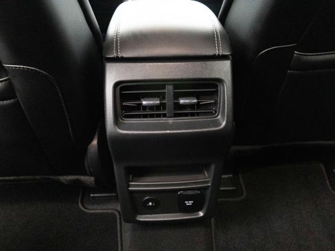 Used 2024 Ford Edge Titanium AWD/4WD image 26