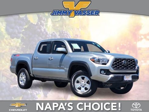 Certified 2022 Toyota Tacoma TRD Off-Road AWD/4WD image 1