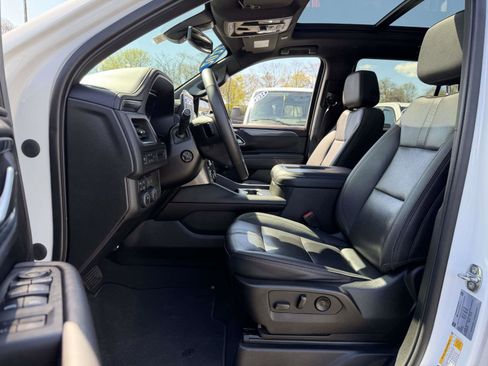Certified 2022 Chevrolet Tahoe RST w/ Luxury Package AWD/4WD image 7