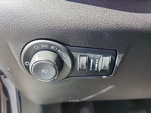 Certified 2022 Jeep Compass Latitude image 22