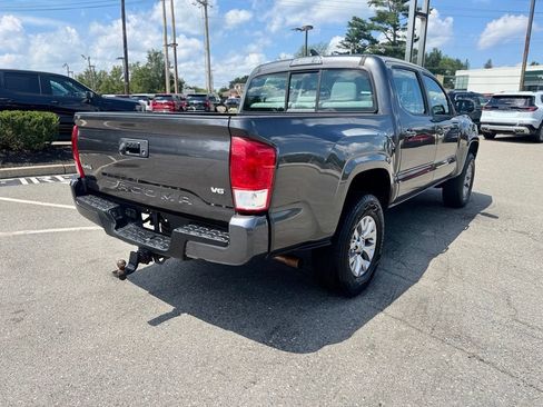 Used 2017 Toyota Tacoma SR w/ Tow Package AWD/4WD image 6