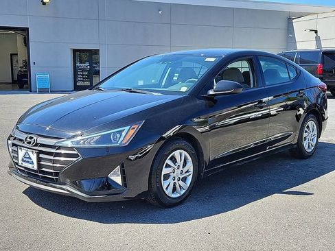 Used 2020 Hyundai Elantra SE FWD image 3