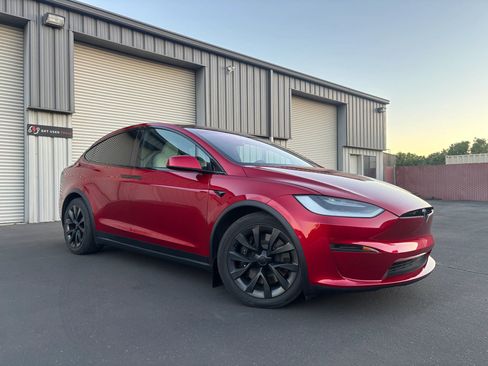 Used 2023 Tesla Model X AWD/4WD image 2