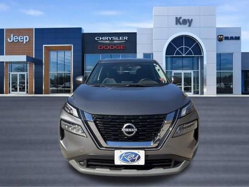 Used 2023 Nissan Rogue SV AWD/4WD image 2