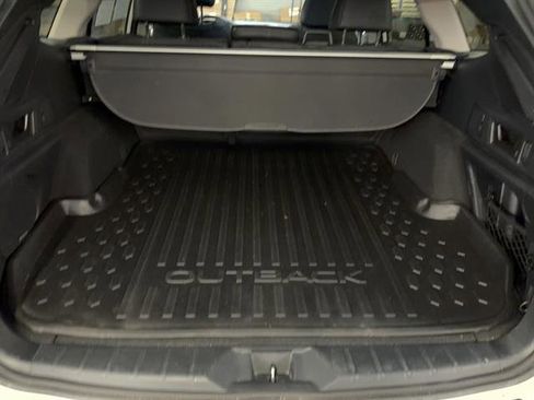 Used 2022 Subaru Outback Limited image 17