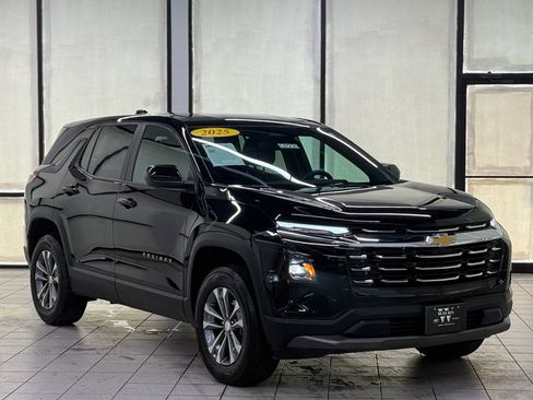Certified 2025 Chevrolet Equinox LT FWD image 1