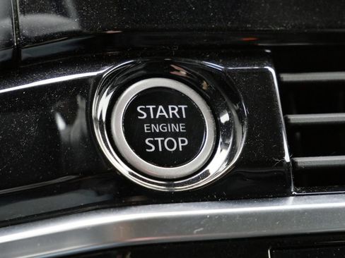 Used 2023 Nissan Pathfinder SL image 28