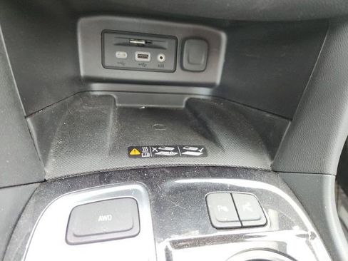 Certified 2024 Chevrolet Equinox Premier image 27