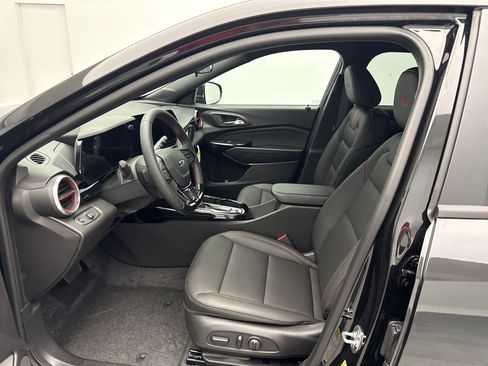 New 2025 Chevrolet Trax RS image 5