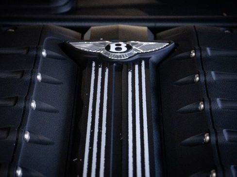 Used 2018 Bentley Bentayga image 70