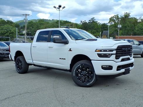 New 2026 RAM 2500 Laramie AWD/4WD image 2