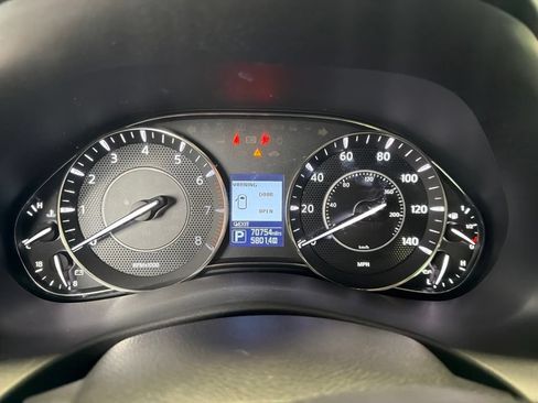 Used 2019 Nissan Armada Platinum w/ Captain's Chairs Package RWD image 6